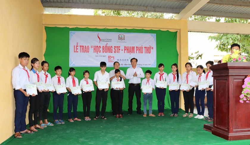 Masan trao học bổng cho con em gia đình chăn nuôi