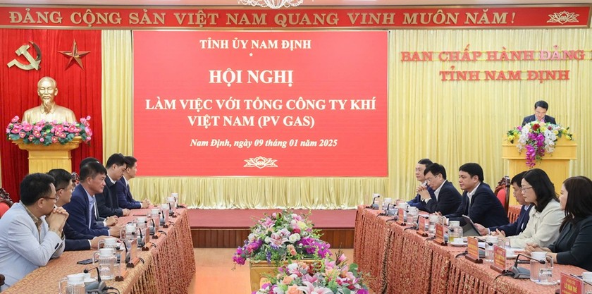 Quang cảnh buổi làm việc.