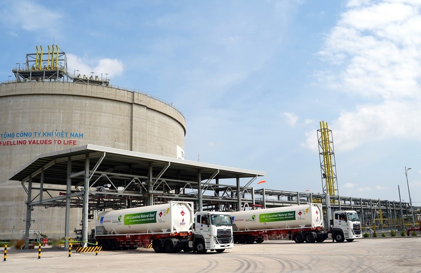 Xe bồn vận chuyển LNG - một trong những nguyên liệu kinh doanh chủ lực của PV GAS trong thời gian tới.
