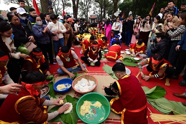 Tham gia Hội thi năm nay có hơn 100 nghệ nhân của 12 đội đến từ các địa phương trên địa bàn tỉnh Hải Dương