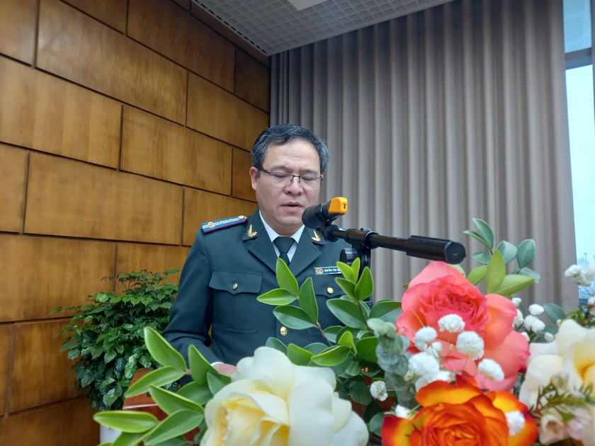 Ông Nguyễn Văn Tuấn, Cục trưởng Cục THADS tỉnh Hải Dương báo cáo tổng kết công tác thi đua, khen thưởng năm 2024 và phương hướng, nhiệm vụ năm 2025 của Cụm Thi đua