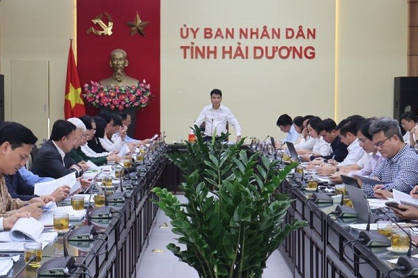 Ông Lê Ngọc Châu - Phó Bí thư Tỉnh ủy, Chủ tịch UBND tỉnh, Bí thư Đảng ủy UBND tỉnh chủ trì hội nghị​ 