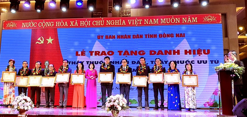 Thêm 40 danh hiệu thầy thuốc cao quý được trao tặng cho ngành y tế Đồng Nai.