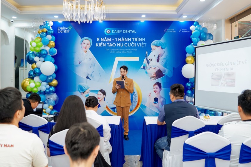 Hình ảnh 5 Với 05 năm phát triển không ngừng, Nha khoa Quốc tế DAISY đã trở thành một trong những thương hiệu nha khoa thẩm mỹ được đông đảo khách hàng tin tưởng lựa chọn