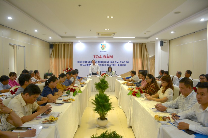 Toàn cảnh buổi tọa đàm.
