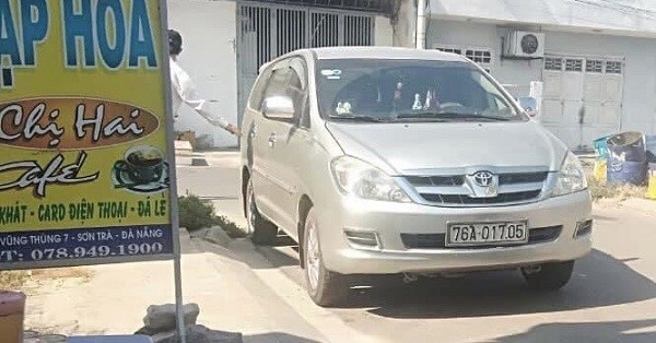 Xe ô tô biển kiểm soát 76A-01705 chở 6 người từ Đà Nẵng về Quảng Ngãi.