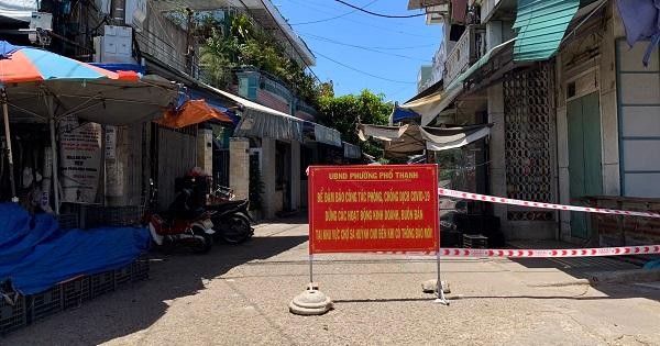 12.000 dân thuộc 4 tổ dân ph ốcủa phường Phổ Thạnh (TX Đức Phổ, Quảng Ngãi) không ra khỏi nhà từ 18h đến 6h hôm sau.
