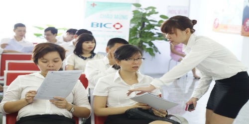  Các thủ tục thăm khám được nhân viên Bệnh viện hướng dẫn tận tình, chu đáo