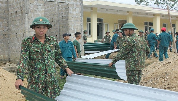 Các chiến sĩ tích cực trong công tác dân vận