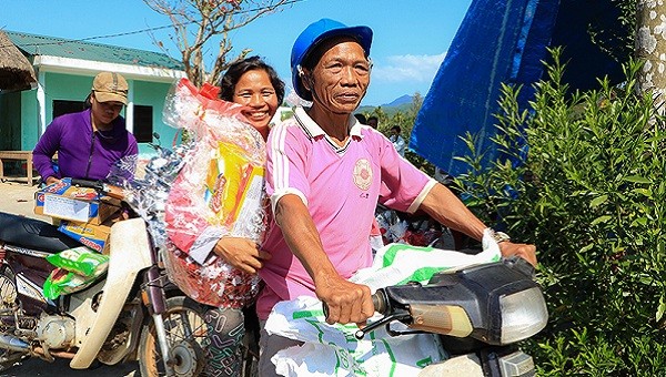 "Xuân yêu thương - Tết chia sẻ"  