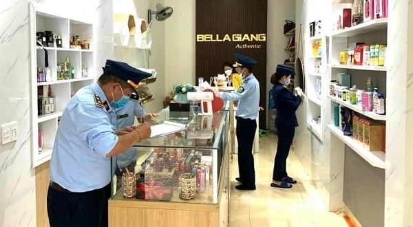 Nhiều sản phẩm tại cơ sở BELLA GIANG không hóa đơn chứng từ chứng minh tính hợp pháp của hàng hóa.