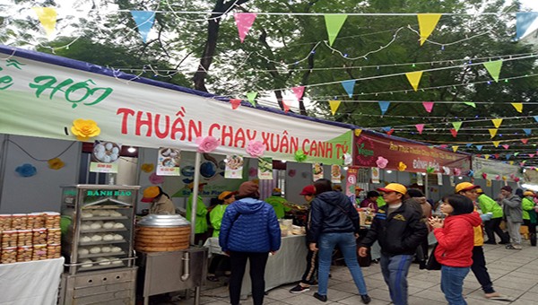 Nhộn nhịp lễ hội Tết thuần chay 2020