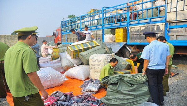 Tình hình buôn lậu, gian lận thương mại, hàng giả những tháng cuối năm có nhiều diễn biến phức tạp.