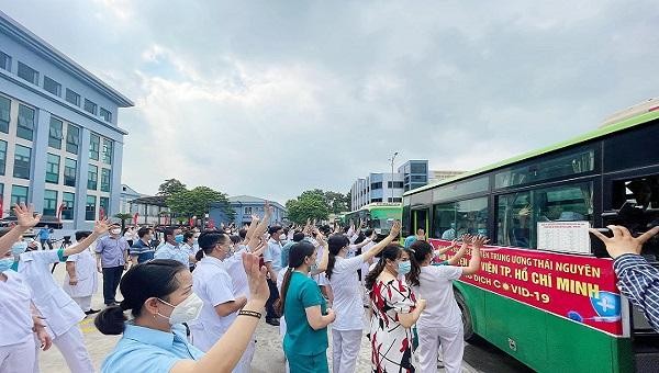 Đoàn y, bác sĩ tỉnh Thái Nguyên lên đường vào TP.HCM tham gia phục vụ công tác phòng, chống dịch