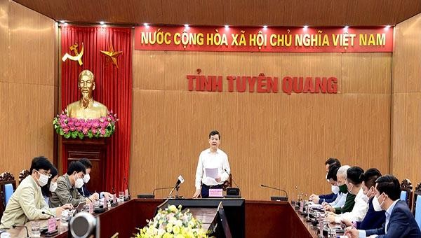 Chủ tịch UBND tỉnh Nguyễn Văn Sơn chủ trì cuộc họp