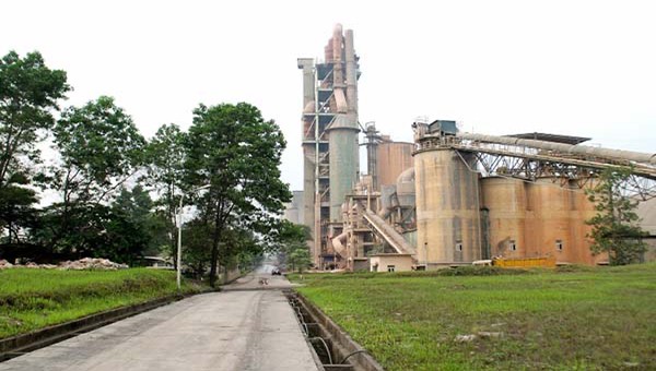 Toàn cảnh dây chuyền sản xuất xi măng của Công ty Cổ phần Xi măng Tân Quang VVMI.