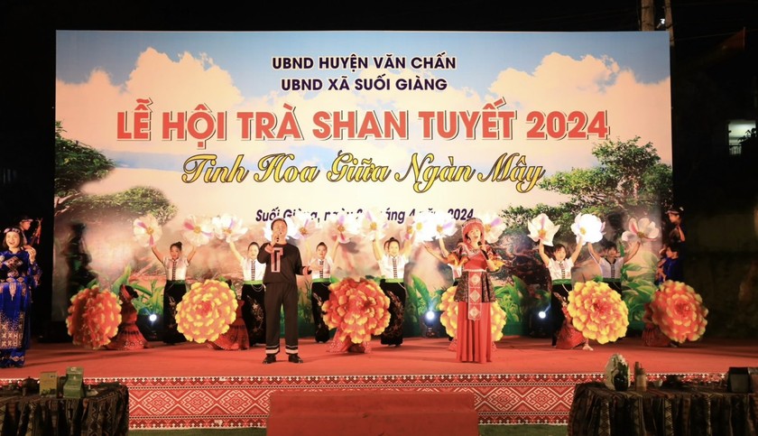 Lễ hội Trà Shan tuyết Suối Giàng – Văn Chấn, Yên Bái lần thứ hai (Ảnh: Hoàng Thu)