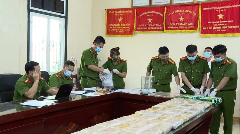 Triệt phá đường dây ma tuý liên tỉnh, lực lượng chức năng thu giữ 21 bánh heroin (Ảnh: Công an Phú Thọ)