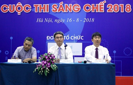 Đại diện Ban tổ chức giải đáp những câu hỏi tại lễ phát động Cuộc thi Sáng chế 2018