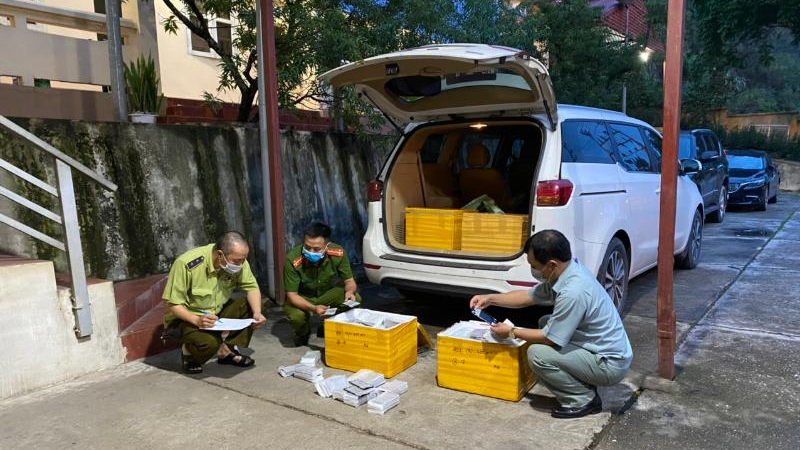 Lực lượng QLTT Lạng Sơn thu giữ số lượng hàng hóa vi phạm.