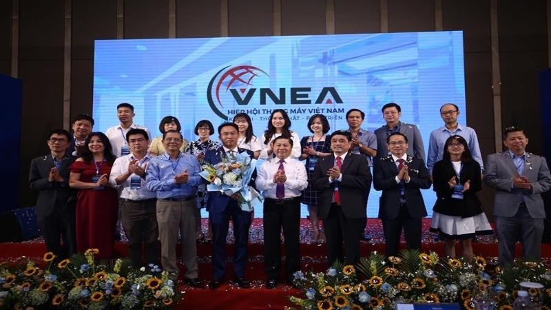 Ban chấp hành Hiệp hội Thang máy Việt Nam.