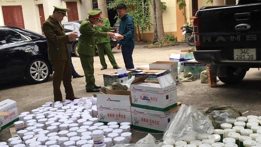Số tang vật bị tạm giữ.