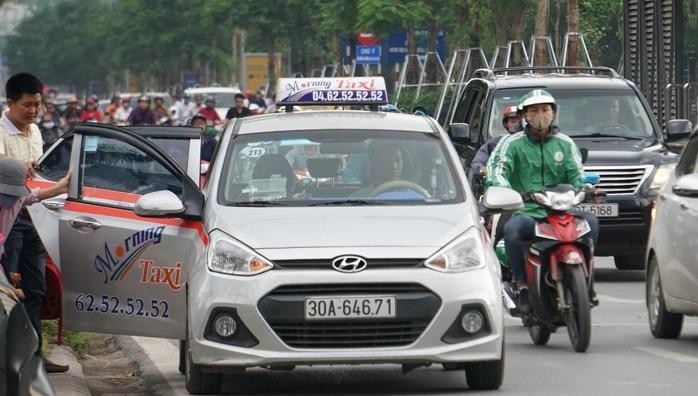 Khách hàng đi taxi giảm từ 80-90% sau khi dịch bùng phát.