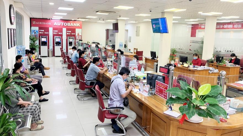 Agribank liên tục triển khai các giải pháp miễn giảm phí dịch vụ, giảm lãi suất cho vay hỗ trợ khách hàng.