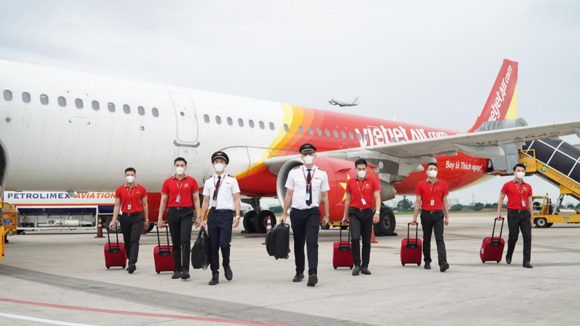 Vietjet dành tặng khách hàng vé Eco 0 đồng (chưa bao gồm thuế, phí) áp dụng cho tất cả các đường bay mở lại trong giai đoạn này.