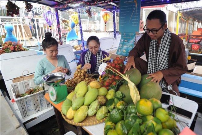 Không gian Trên bến dưới thuyền tại Lễ hội Sông nước TP Hồ Chí Minh lần thứ nhất năm 2023. Ảnh: TTXVN