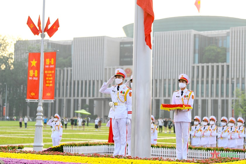 Tư tưởng, cuộc đời của Chủ tịch Hồ Chí Minh vẫn sống mãi trong lòng dân tộc Việt Nam. (Ảnh: Báo Nhân dân).