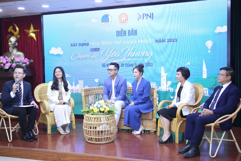 Các khách mời tham gia Diễn đàn. (Ảnh: Lâm Đăng Hải)