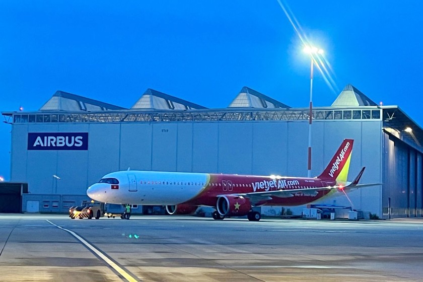 Tàu bay mới tại Hamburg (Đức) trước giờ cất cánh về Việt Nam. Ảnh: Vietjet 