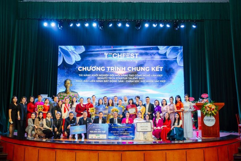 Trong khuôn khổ Chương trình, Top 100 thí sinh cuộc thi Beauty Tech StartUp Talent 2023 đã được vinh danh.