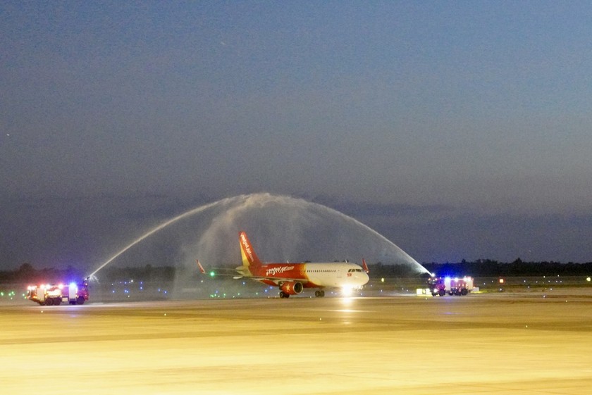 Tàu bay Vietjet tại sân bay quốc tế Siem Reap - Angkor, Campuchia.