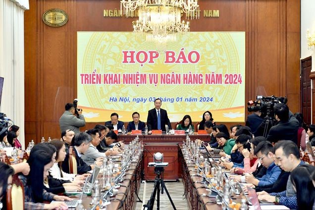 Phó Thống đốc Đào Minh Tú chủ trì cuộc họp báo. (Ảnh: NHNN).