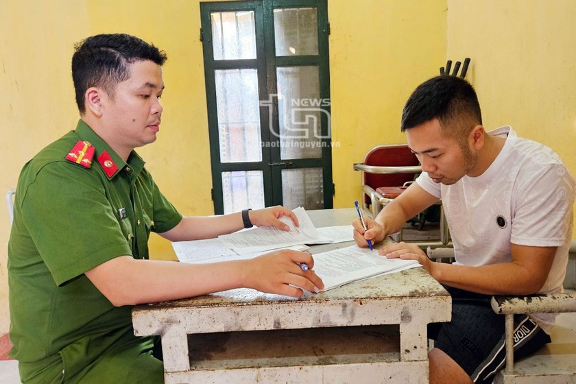 Lê Duy Khang tại cơ quan Công an.