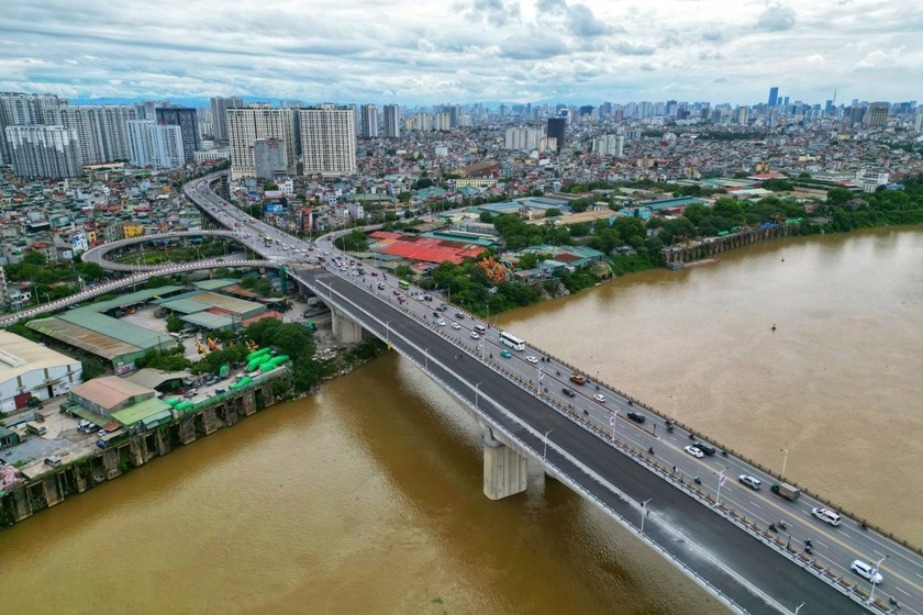 Bộ Chính trị lưu ý cần chú trọng nghiên cứu phương án phát triển trục sông Hồng. (Ảnh minh họa - Nguồn: TTXVN).