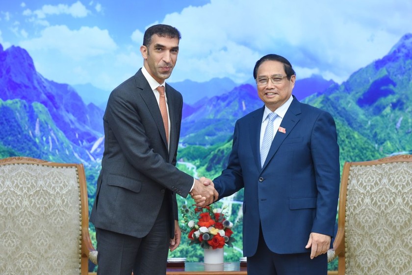 Thủ tướng Phạm Minh Chính và ông Thani bin Ahmed Al Zeyoudi, Quốc vụ khanh phụ trách ngoại thương của Bộ Kinh tế các Tiểu vương quốc Arab Thống nhất. (Ảnh: VGP).