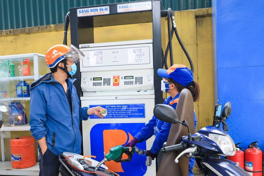 Lịch điều hành giá xăng dầu sẽ được chuyển sang ngày 5/5.