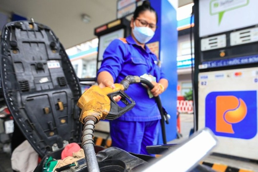 GIá xăng giảm nhẹ từ 15h hôm nay.