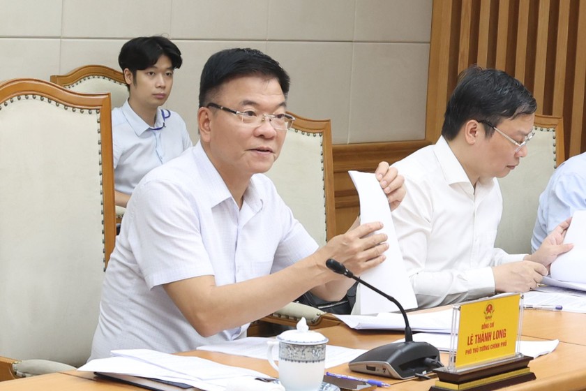 Phó Thủ tướng Lê Thành Long làm việc với Bộ Giáo dục và Đào tạo. (Ảnh trong bài: VGP)