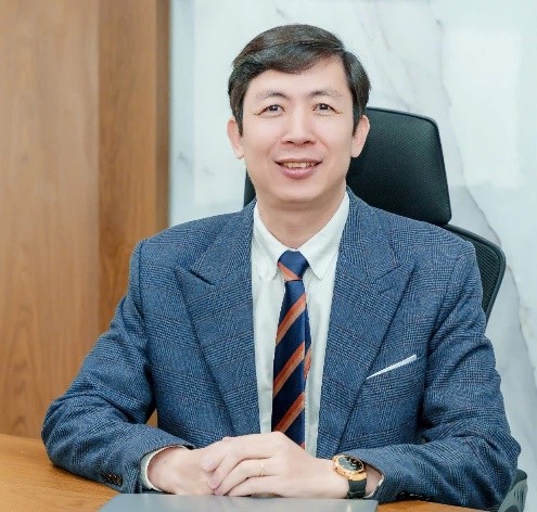 Ông Hoàng Đình Kiên.