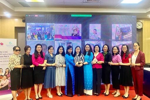 Gia đình đóng vai trò quan trọng trong việc hỗ trợ phụ nữ khởi nghiệp, cả về mặt tinh thần và tài chính. (Ảnh minh họa - Nguồn: PV)