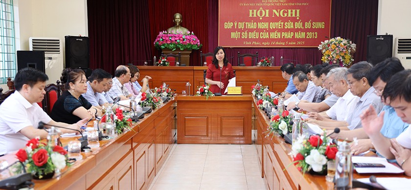 MTTQ tỉnh Vĩnh Phúc tổ chức Hội nghị lấy ý kiến đóng góp vào dự thảo Nghị quyết sửa đổi, bổ sung một số điều của Hiến pháp năm 2013. (Ảnh: Vinhphuc.gov.vn)