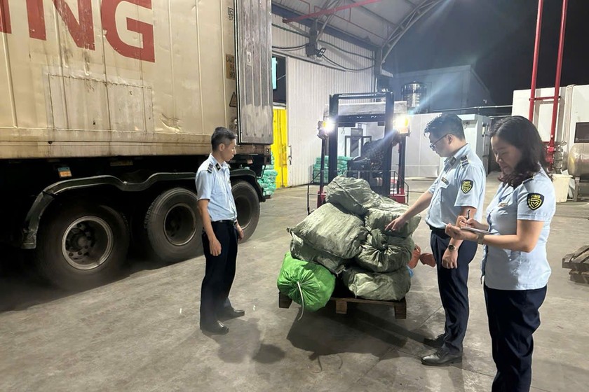 Lực lượng QLTT tỉnh Quảng Ninh thu giữ số hàng hoá vi phạm.
