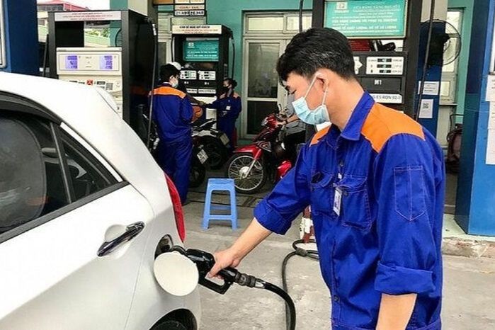 Giá xăng, dầu đồng loạt tăng từ 15h hôm nay.