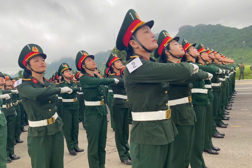 Khối nữ chiến sĩ biệt động luyện tập. 