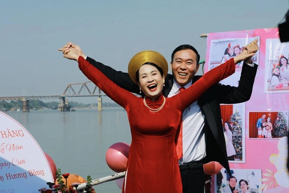 Hạnh phúc giản dị của NSND Lan Hương và NSƯT Đỗ Kỷ.