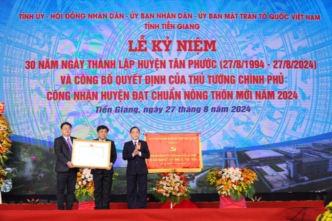 Tiền Giang đã đạt 11/11 đơn vị cấp huyện được công nhận đạt chuẩn/hoàn thành nhiệm vụ xây dựng NTM.